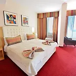 Отель Jolly 4*
