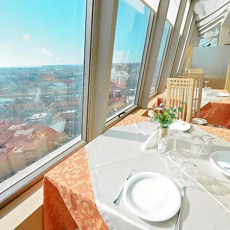 Jolly Hotel 4*