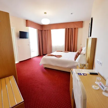 Jolly Hotel 4*